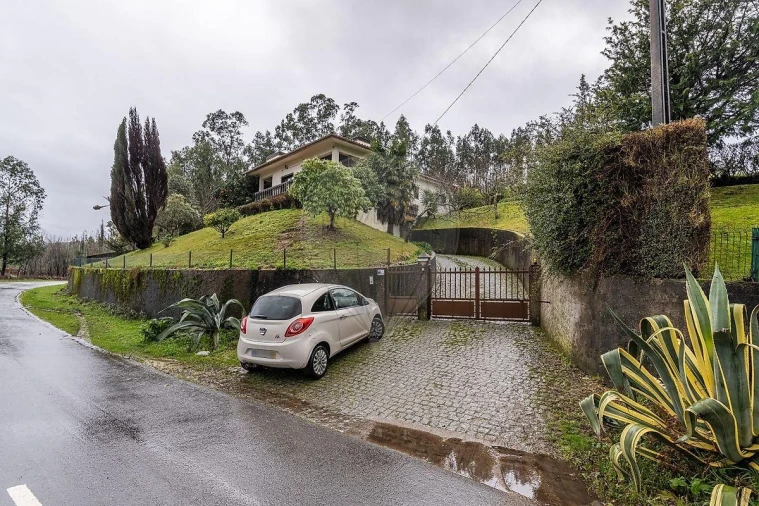 Moradia T3 para Venda em Sobradelo da Goma Foto 25