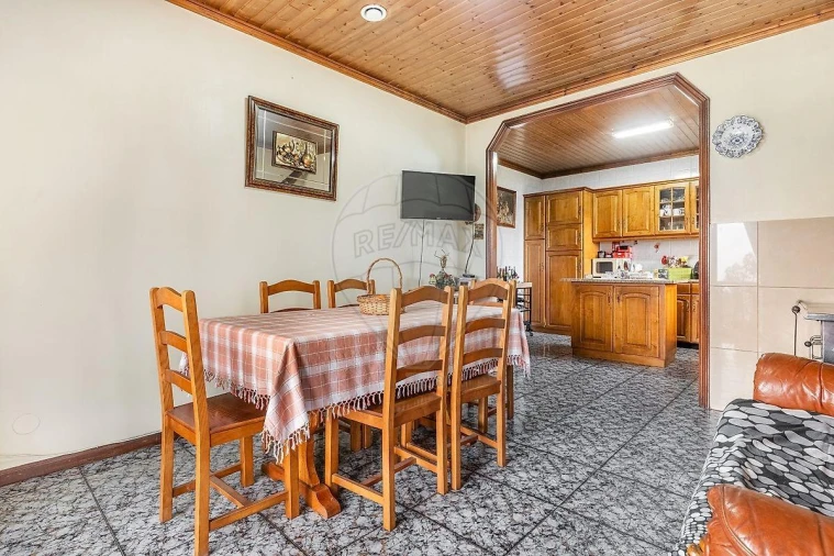 Moradia T3 para Venda em Sobradelo da Goma Foto 4