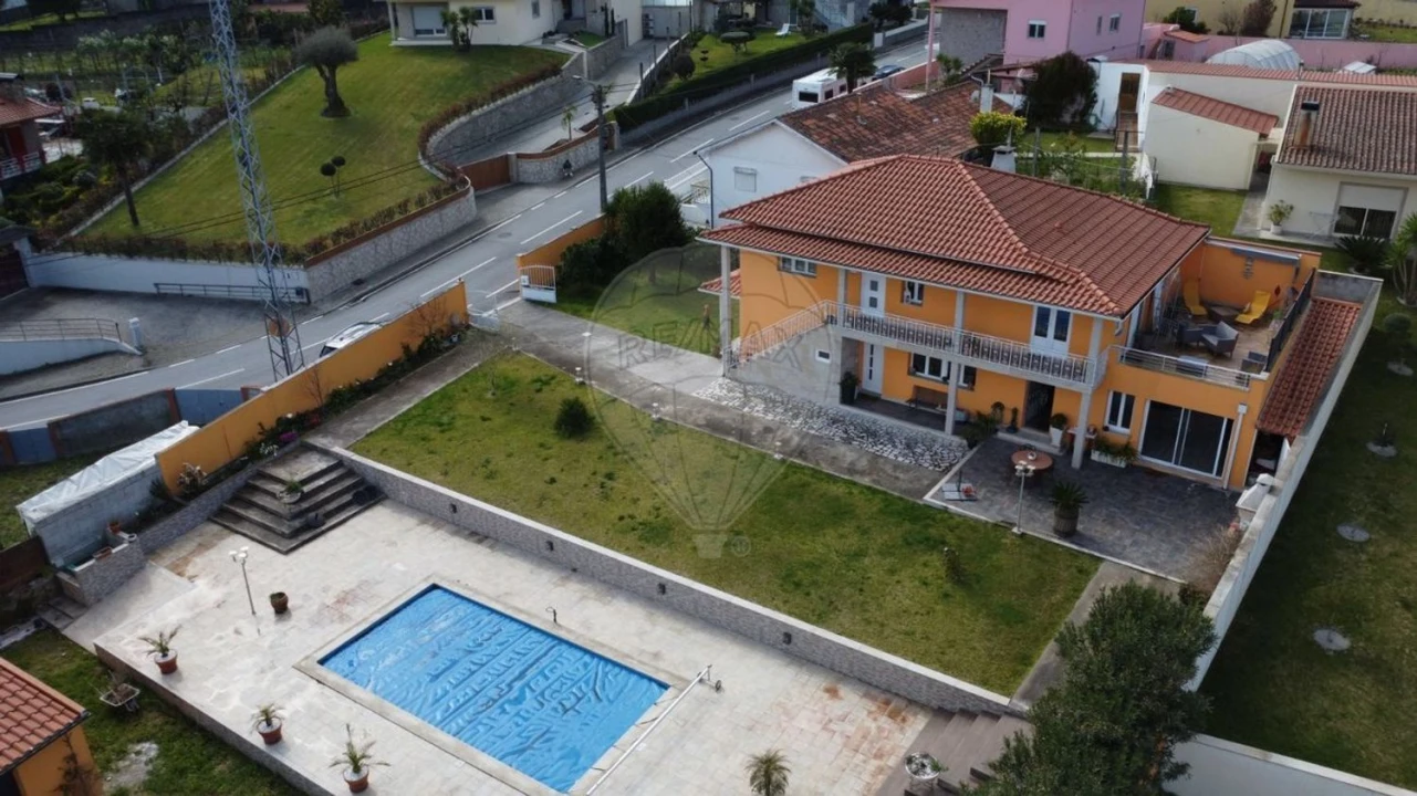 Moradia T4 para Venda em Galegos Foto 11