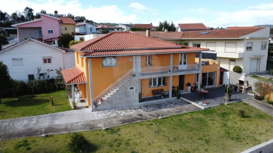 Moradia T4 para Venda em Galegos Foto 3