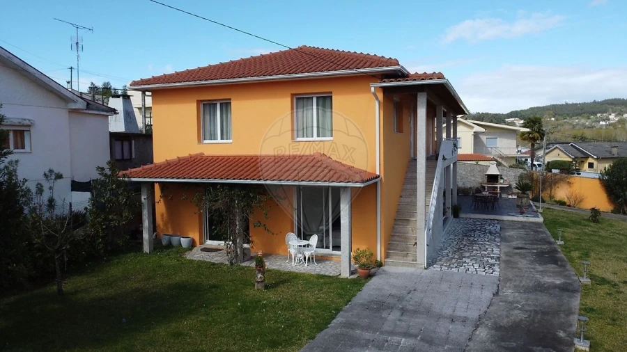 Moradia T4 para Venda em Galegos Foto 4