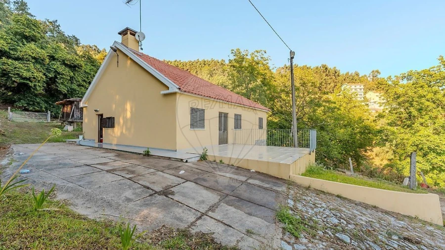 Moradia T3 para Venda em Carreiras (São Miguel) e Carreiras (Santiago)