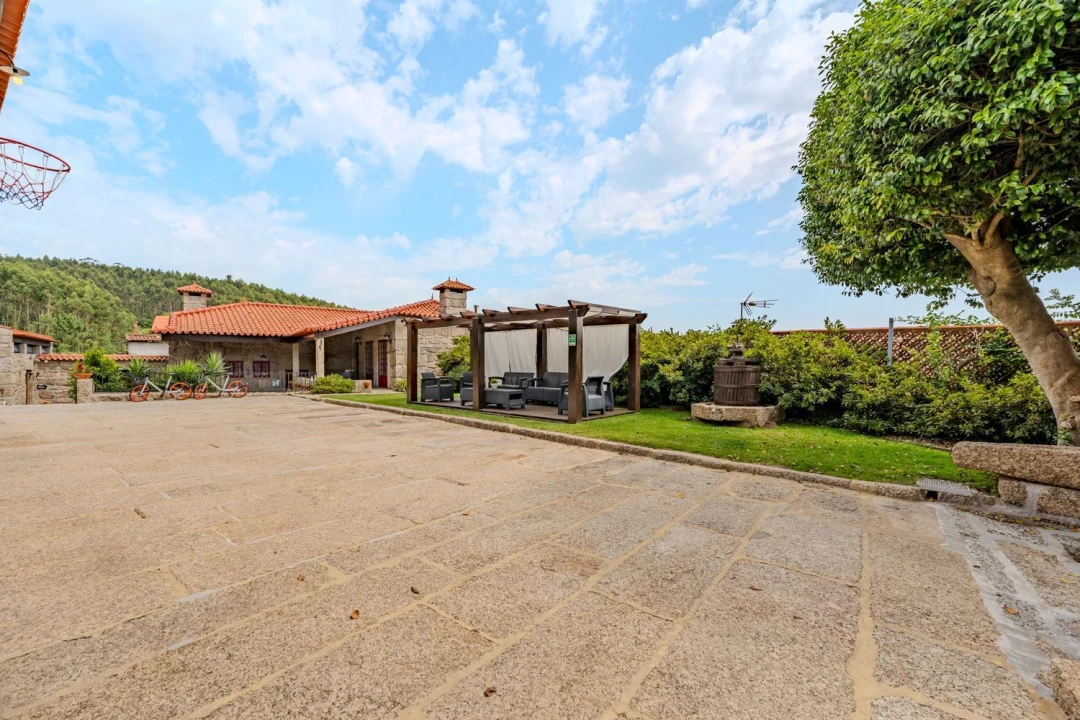 Moradia T9 para Venda em Alheira e Igreja Nova Foto 46