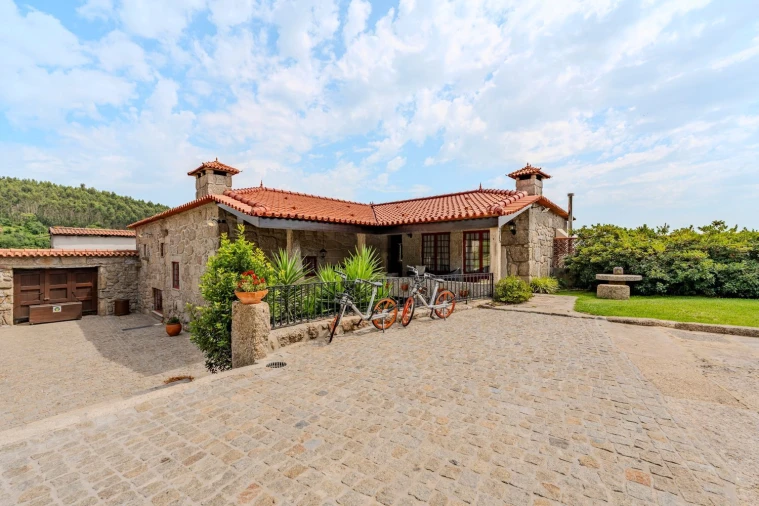 Moradia T9 para Venda em Alheira e Igreja Nova Foto 40