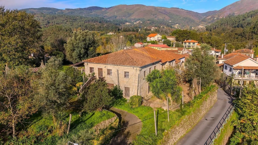 Moradia T4 para Venda em Belazaima do Chão, Castanheira do Vouga e Agadão Foto 1