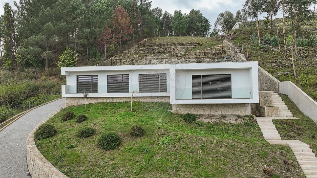 Moradia T3 para Venda em Belazaima do Chão, Castanheira do Vouga e Agadão Foto 1