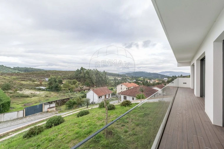 Moradia T3 para Venda em Belazaima do Chão, Castanheira do Vouga e Agadão Foto 38