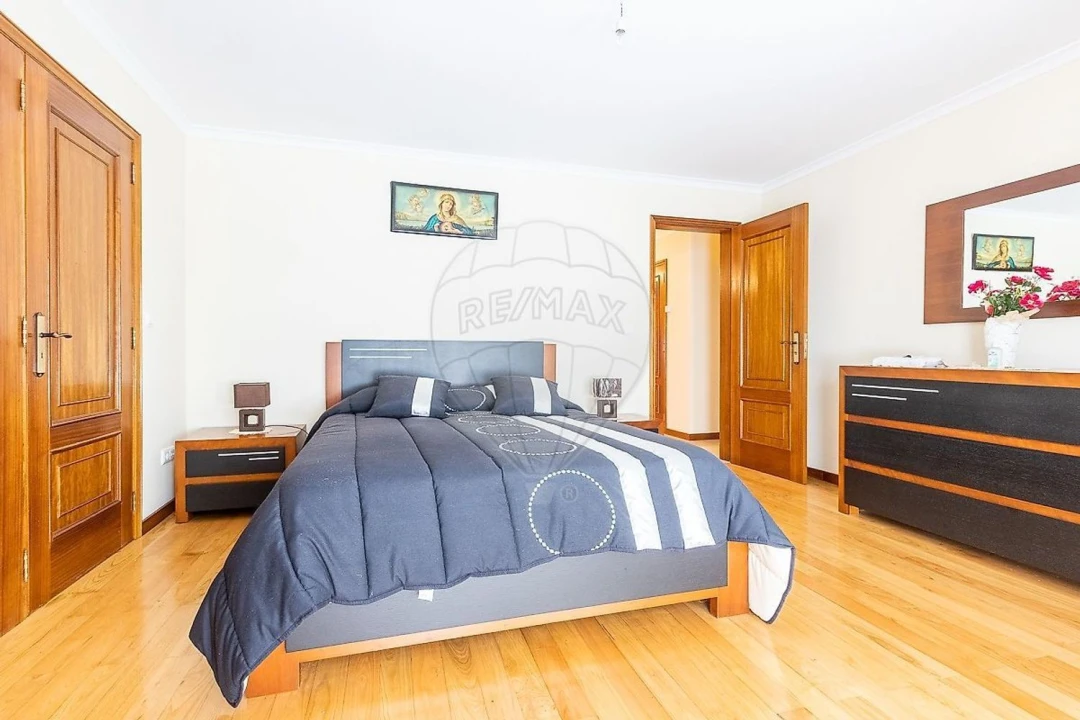 Moradia T4 para Venda em Covelo do Geres Foto 11