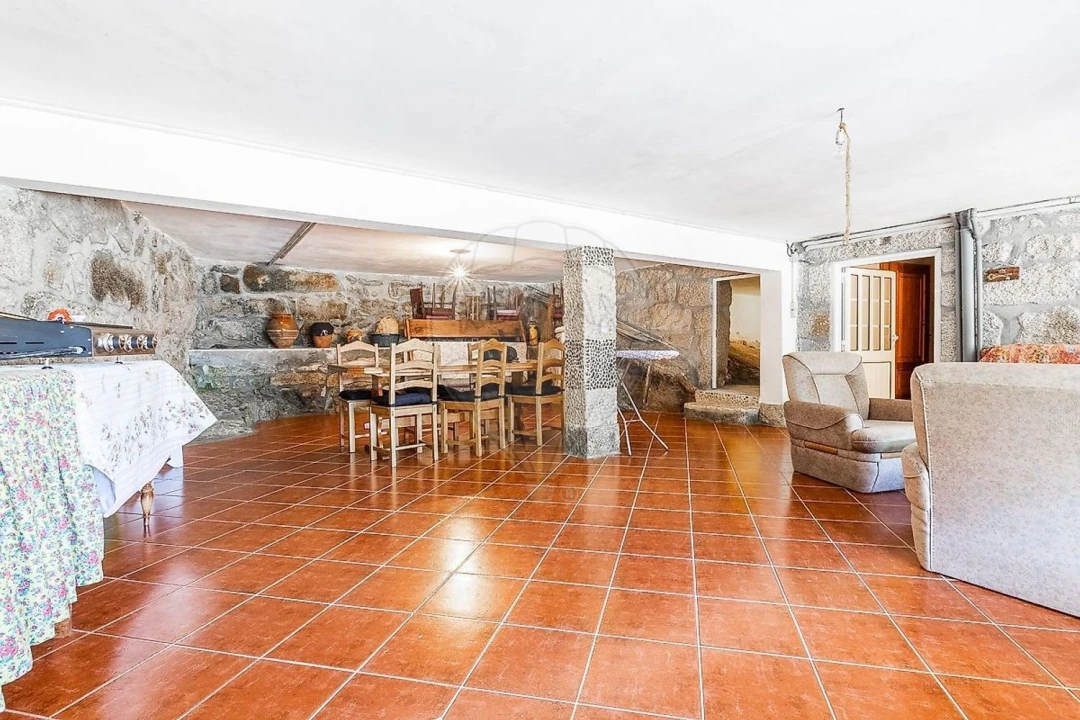 Moradia T4 para Venda em Covelo do Geres Foto 23