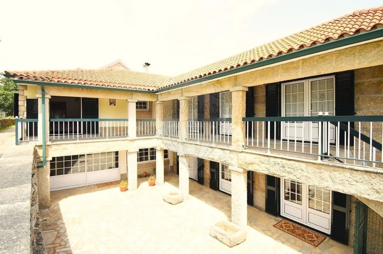 Moradia T4 para Venda em Covelo do Geres