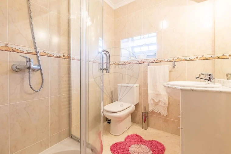 Moradia T4 para Venda em Covelo do Geres Foto 10