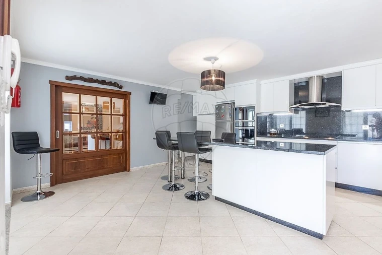 Moradia T4 para Venda em Covelo do Geres Foto 4