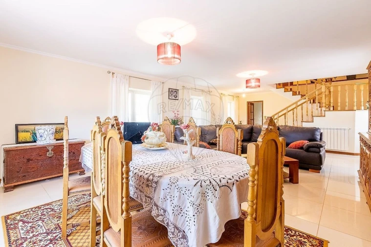 Moradia T4 para Venda em Covelo do Geres Foto 8