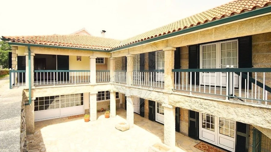 Moradia T4 para Venda em Covelo do Geres