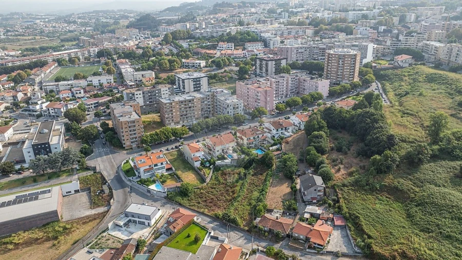 Moradia T4 para Venda em Braga (Maximinos, Sé e Cividade) Foto 13