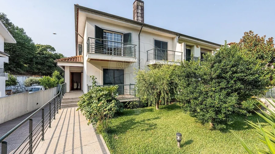 Moradia T4 para Venda em Braga (Maximinos, Sé e Cividade)