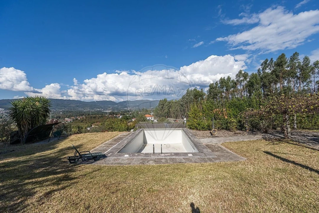 Moradia T3 para Venda em Águas Santas e Moure Foto 36