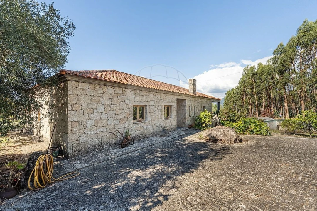 Moradia T3 para Venda em Águas Santas e Moure Foto 6