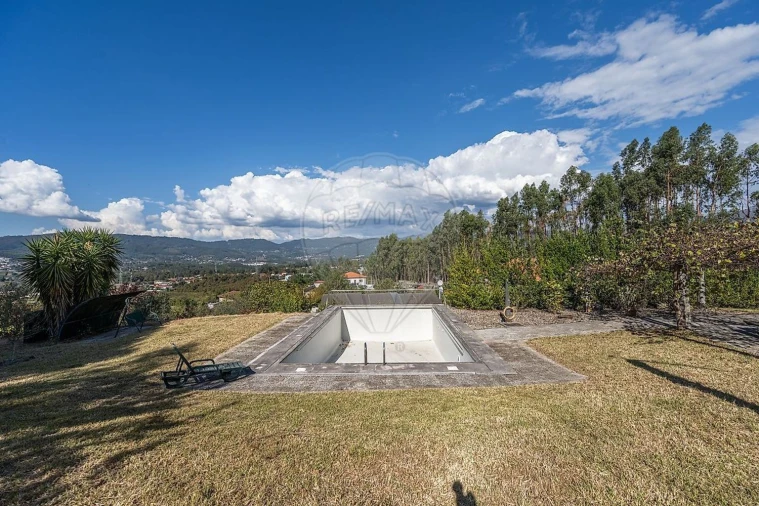 Moradia T3 para Venda em Águas Santas e Moure Foto 36