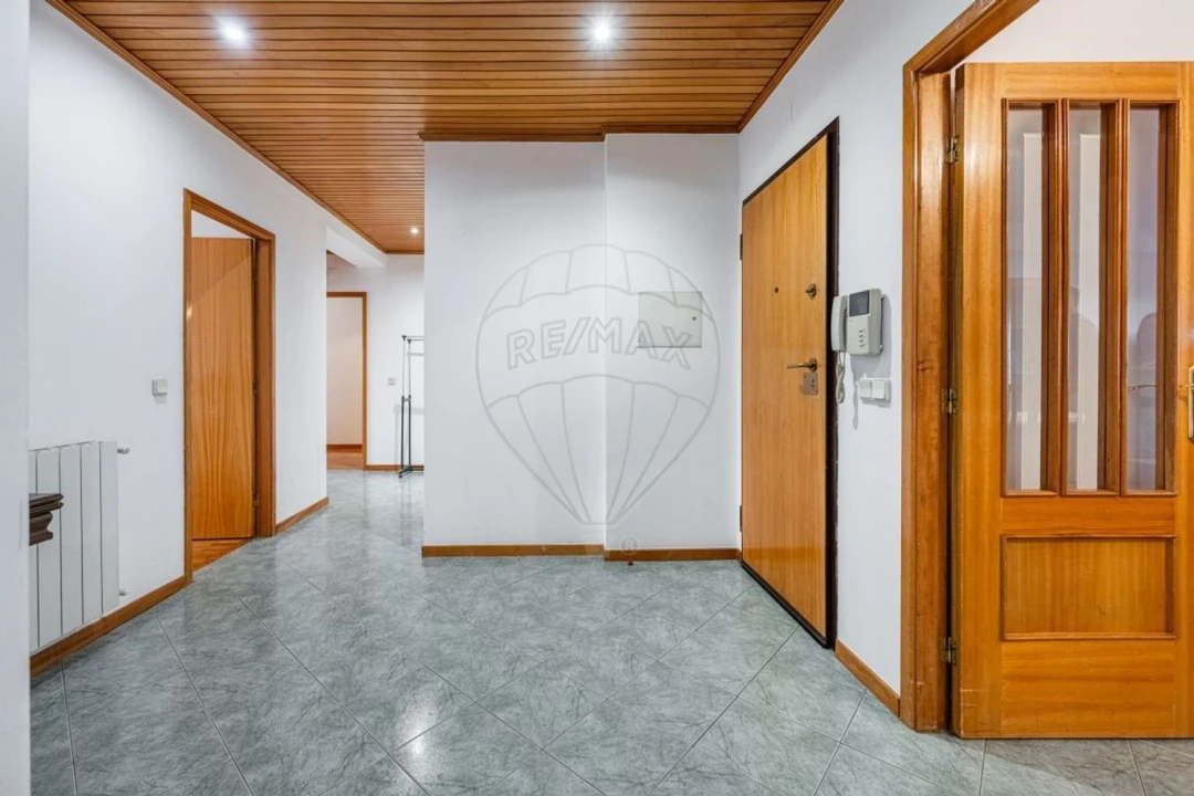 Apartamento T3 para Venda em Ferreiros e Gondizalves Foto 10