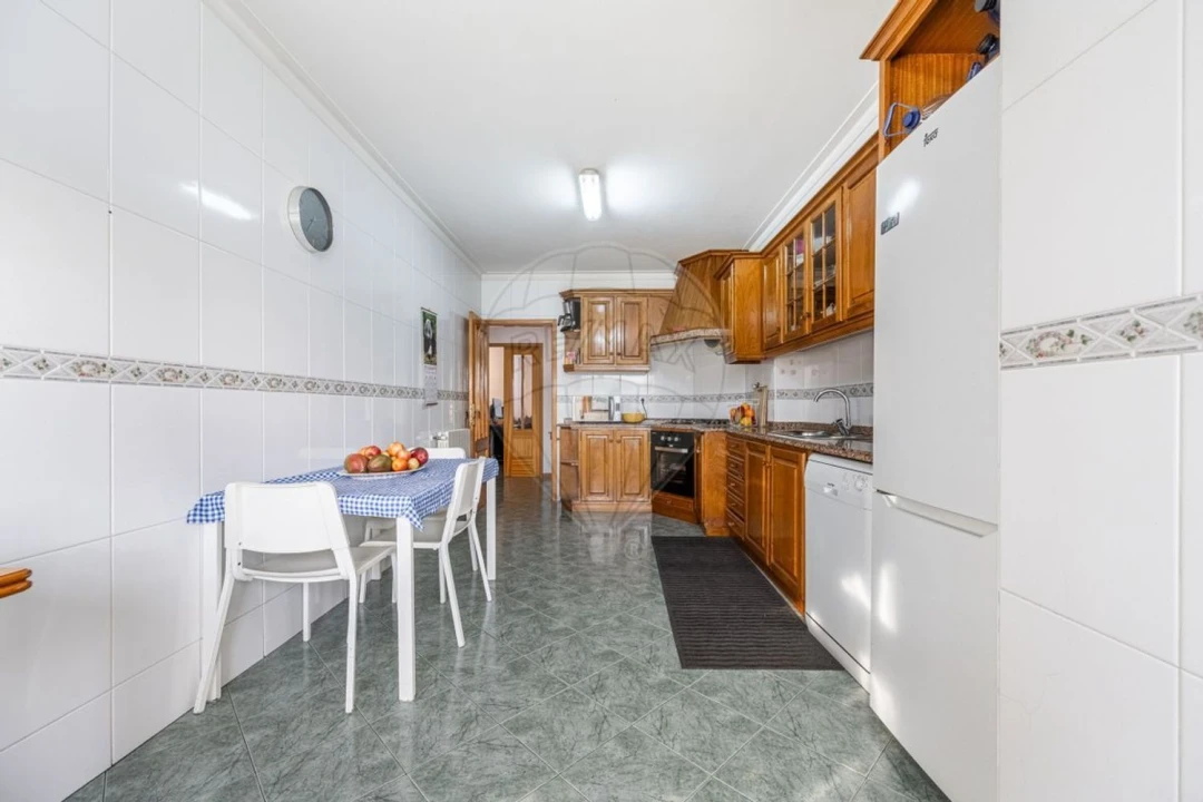 Apartamento T3 para Venda em Ferreiros e Gondizalves Foto 9