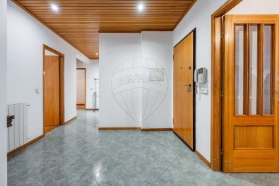 Apartamento T3 para Venda em Ferreiros e Gondizalves