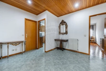 Apartamento T3 para Venda em Ferreiros e Gondizalves