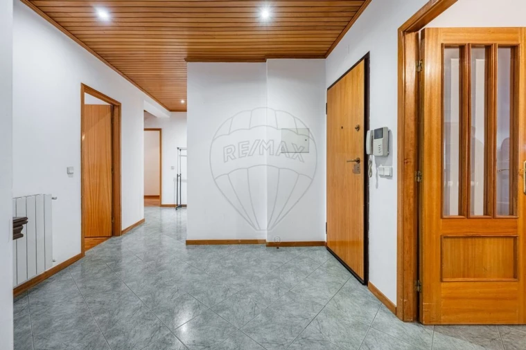 Apartamento T3 para Venda em Ferreiros e Gondizalves Foto 10