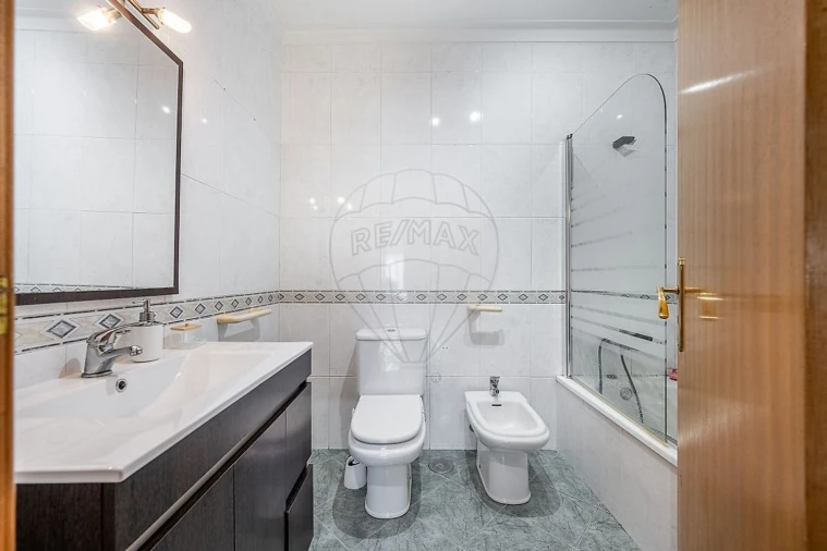 Apartamento T3 para Venda em Ferreiros e Gondizalves Foto 13