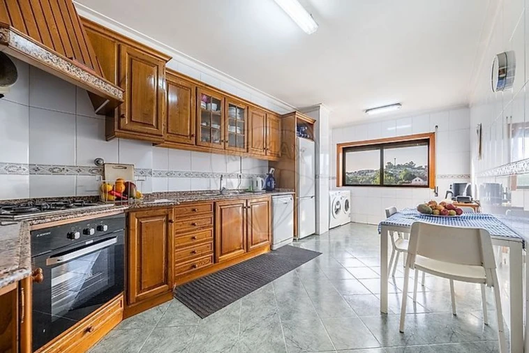 Apartamento T3 para Venda em Ferreiros e Gondizalves Foto 4