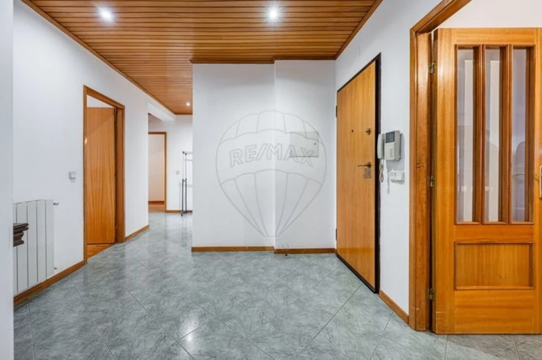 Apartamento T3 para Venda em Ferreiros e Gondizalves Foto 6