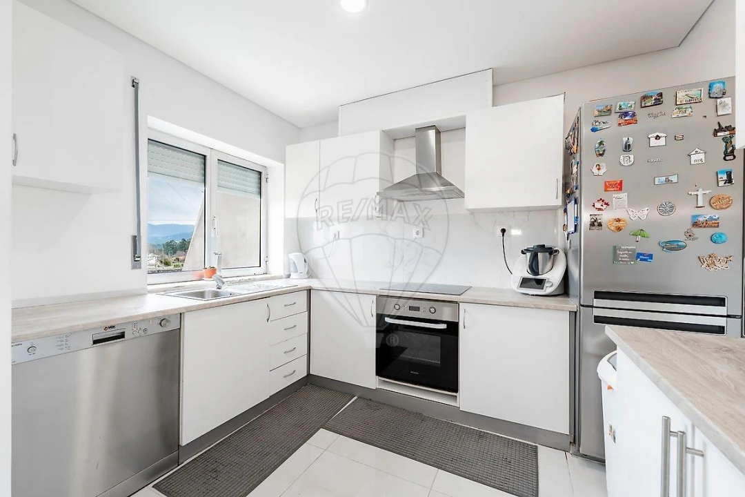 Apartamento T3 para Venda em Forjães Foto 1