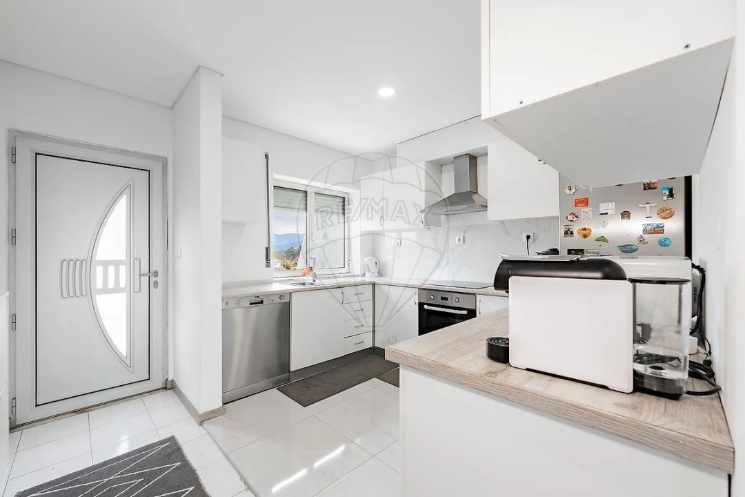 Apartamento T3 para Venda em Forjães Foto 8