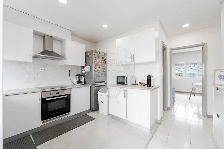 Apartamento T3 para Venda em Forjães Foto 7