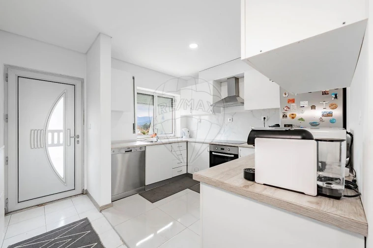 Apartamento T3 para Venda em Forjães Foto 8