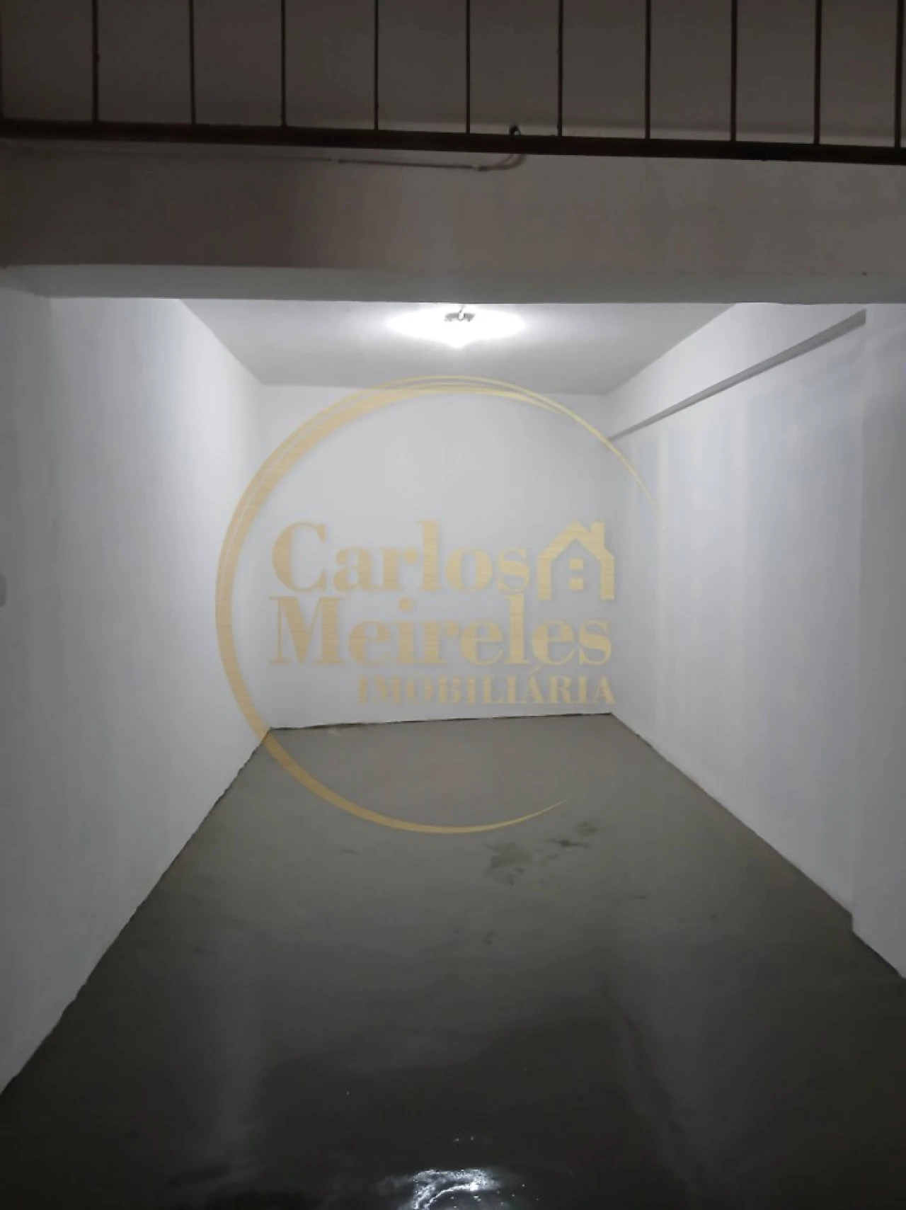 Garagem para Venda em Vila Verde e Barbudo Foto 1