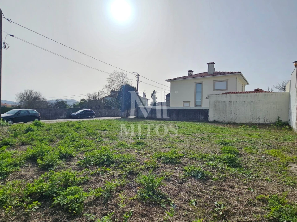 Terreno para Venda em Santa Marta de Portuzelo Foto 11