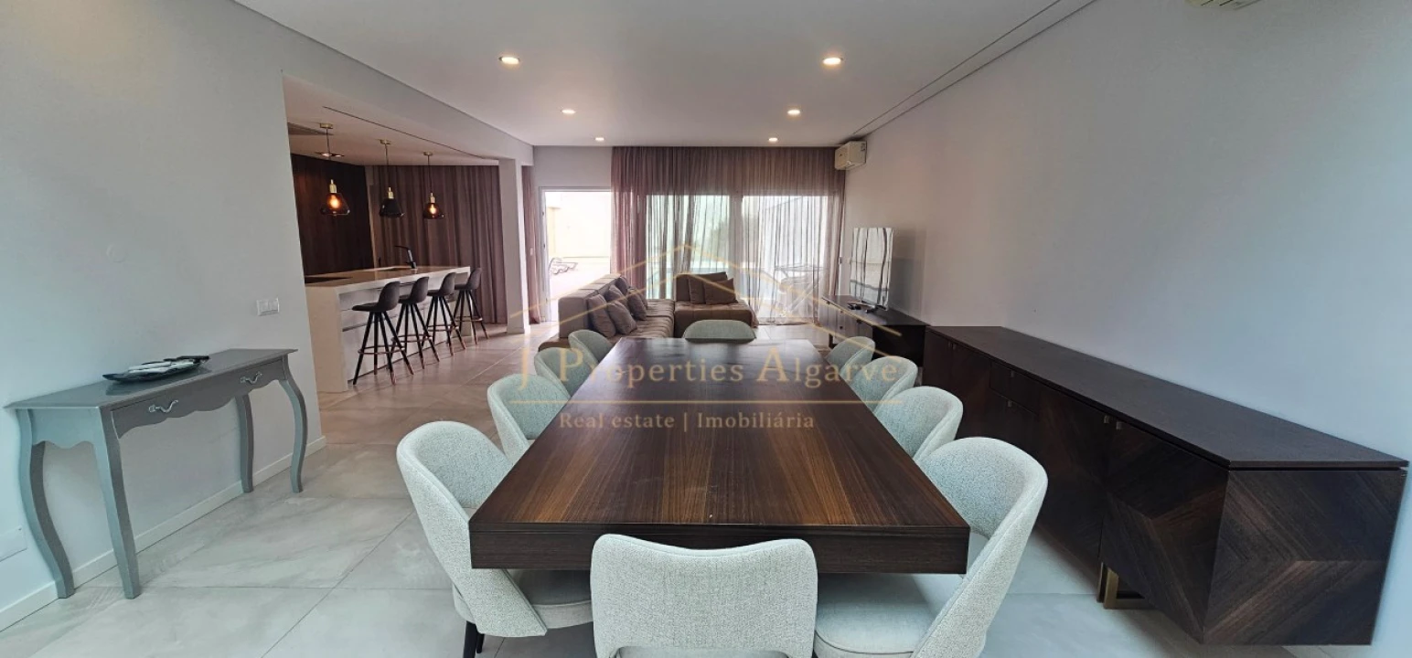 Moradia T5 para Venda em Montenegro Foto 5