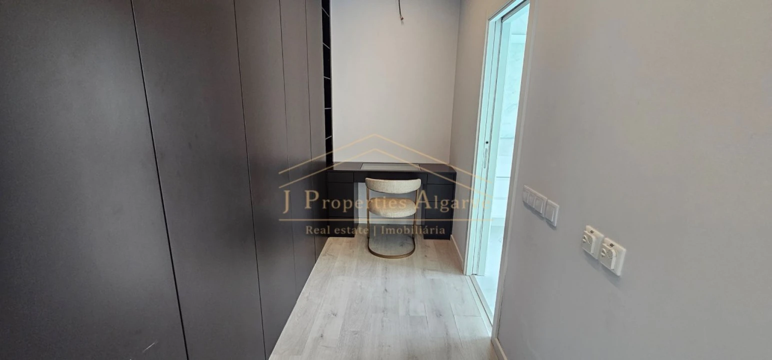 Moradia T5 para Venda em Montenegro Foto 20