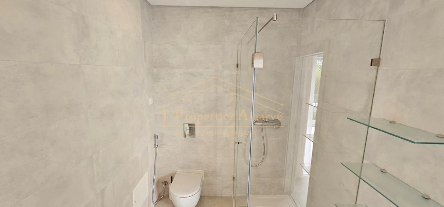 Moradia T5 para Venda em Montenegro Foto 30