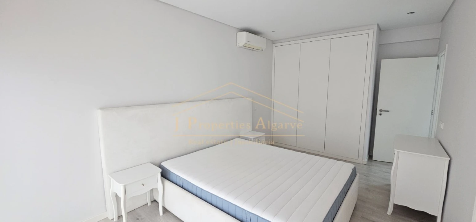 Moradia T5 para Venda em Montenegro Foto 33