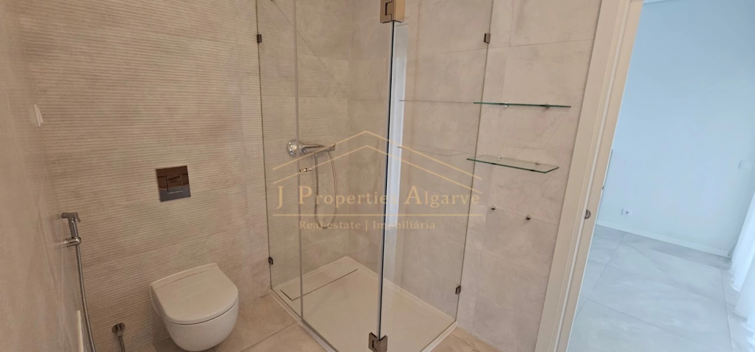 Moradia T5 para Venda em Montenegro Foto 42