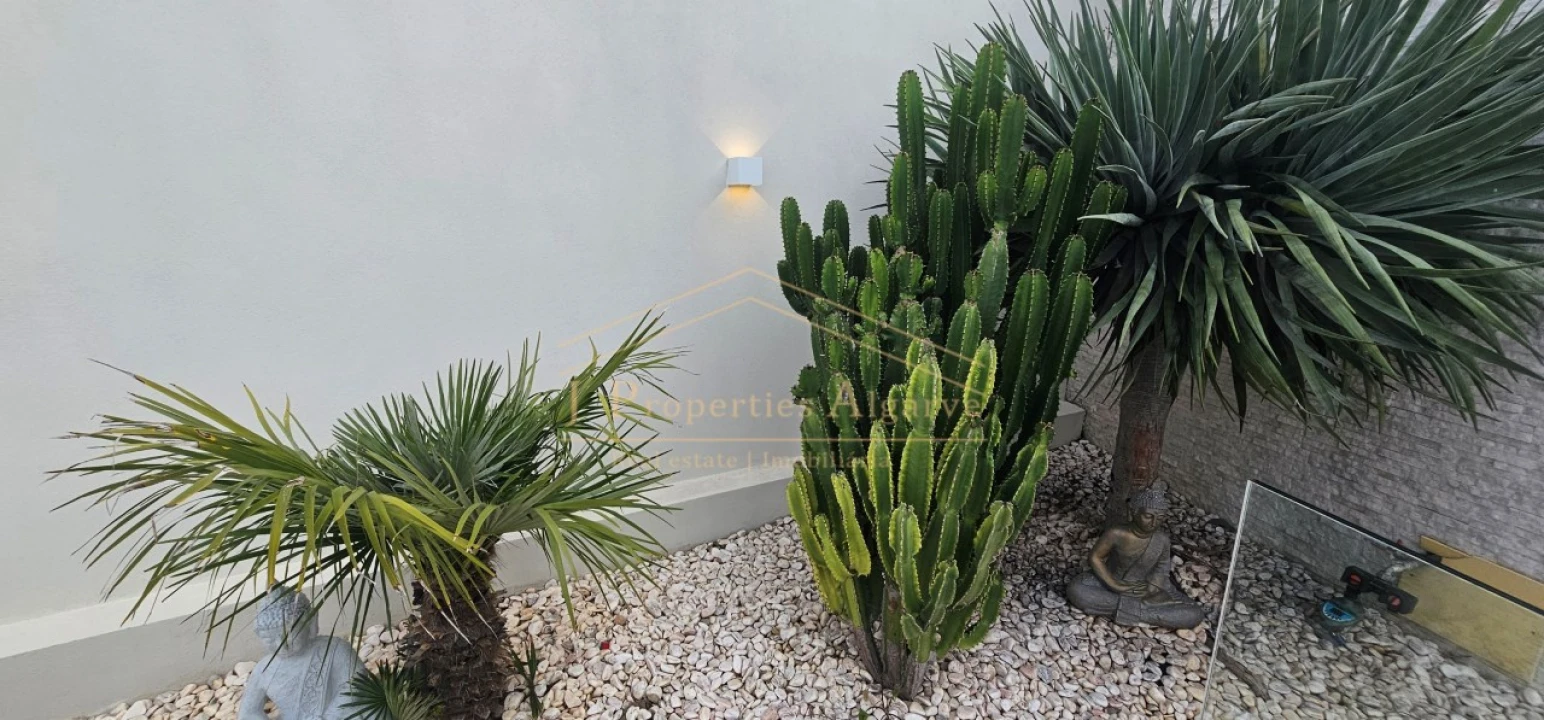 Moradia T5 para Venda em Montenegro Foto 51