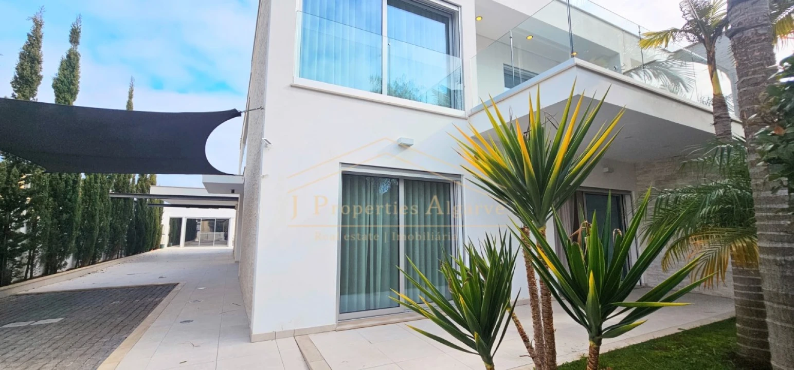 Moradia T5 para Venda em Montenegro Foto 55