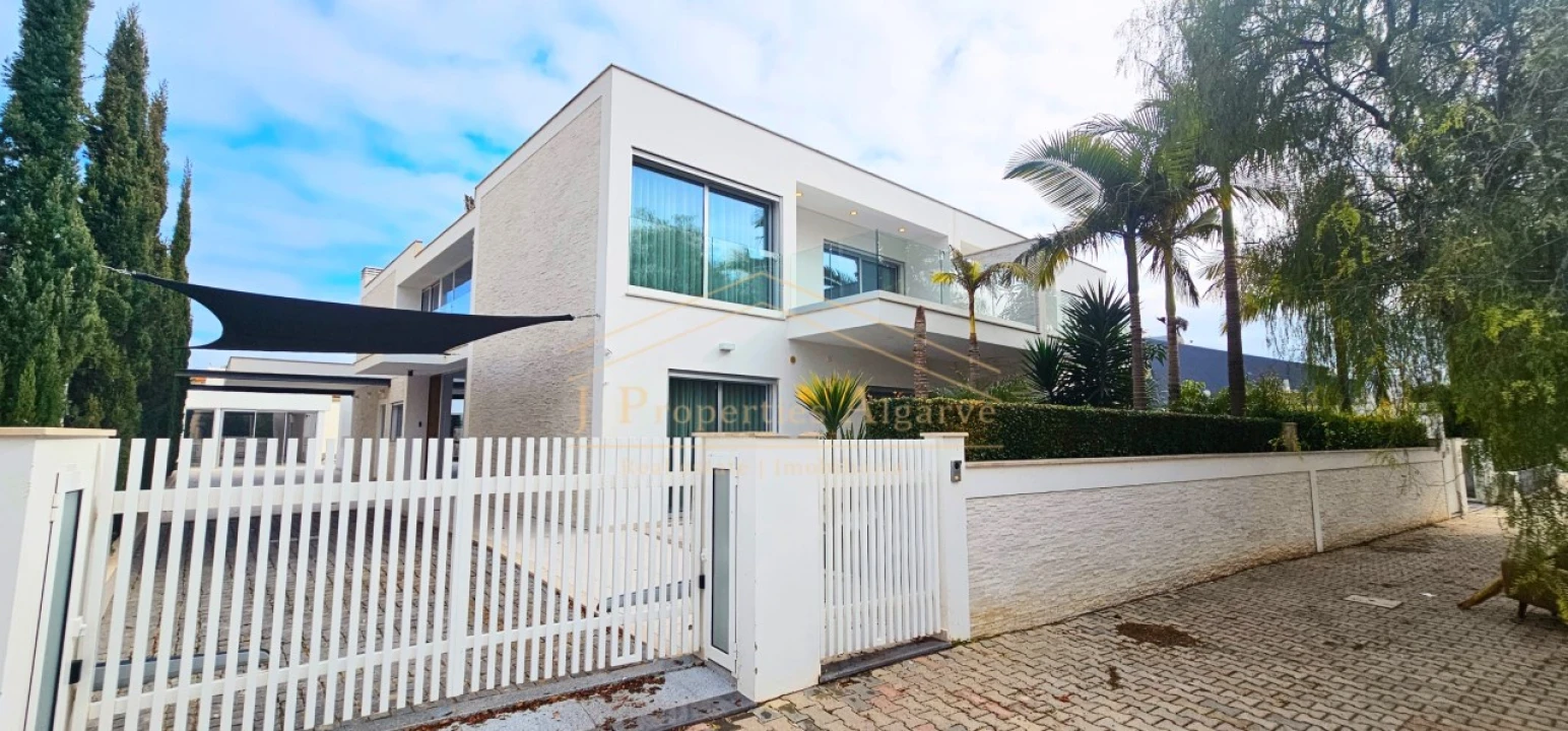 Moradia T5 para Venda em Montenegro Foto 56