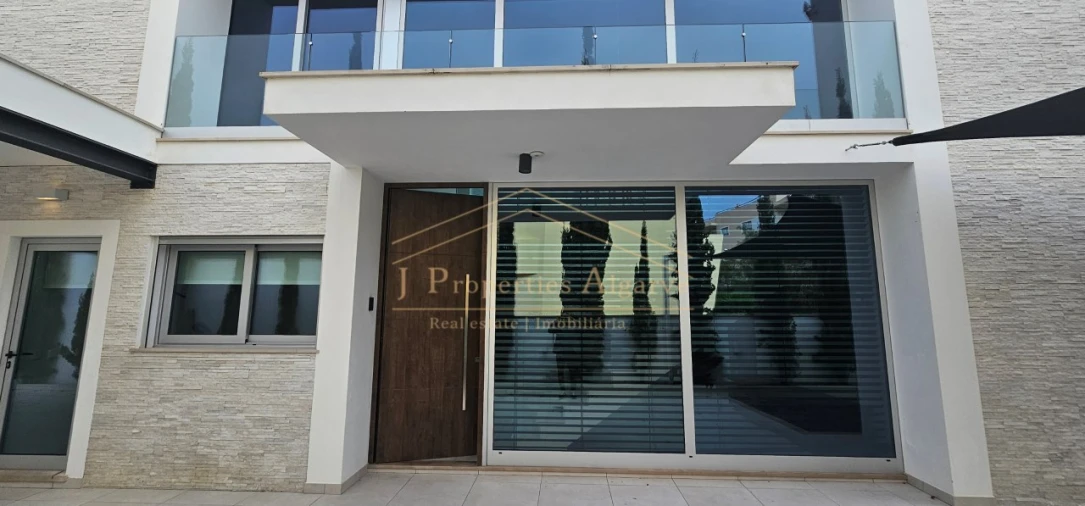 Moradia T5 para Venda em Montenegro Foto 52