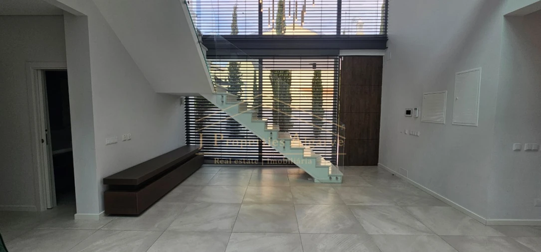 Moradia T5 para Venda em Montenegro Foto 7