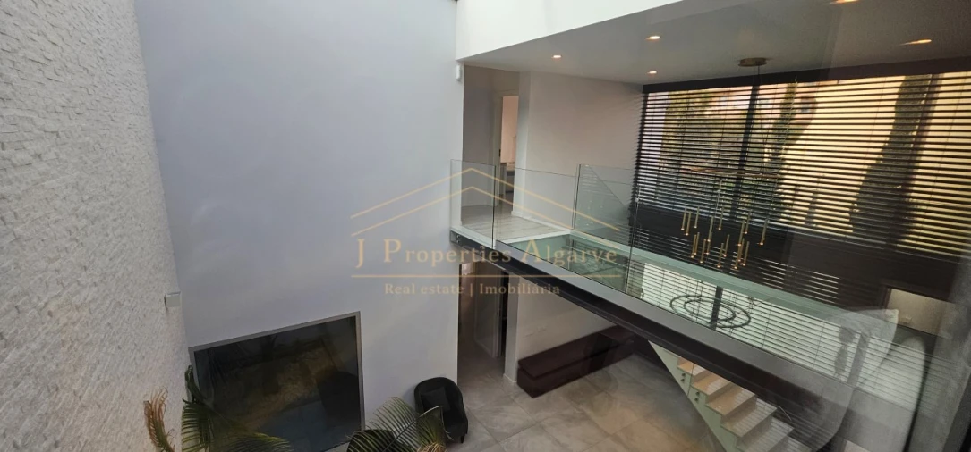 Moradia T5 para Venda em Montenegro Foto 6