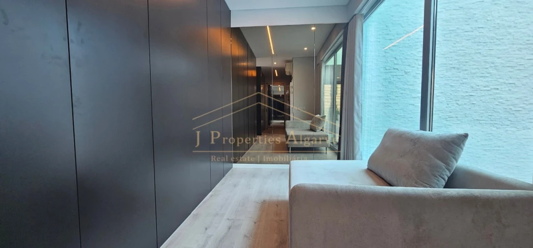 Moradia T5 para Venda em Montenegro Foto 18