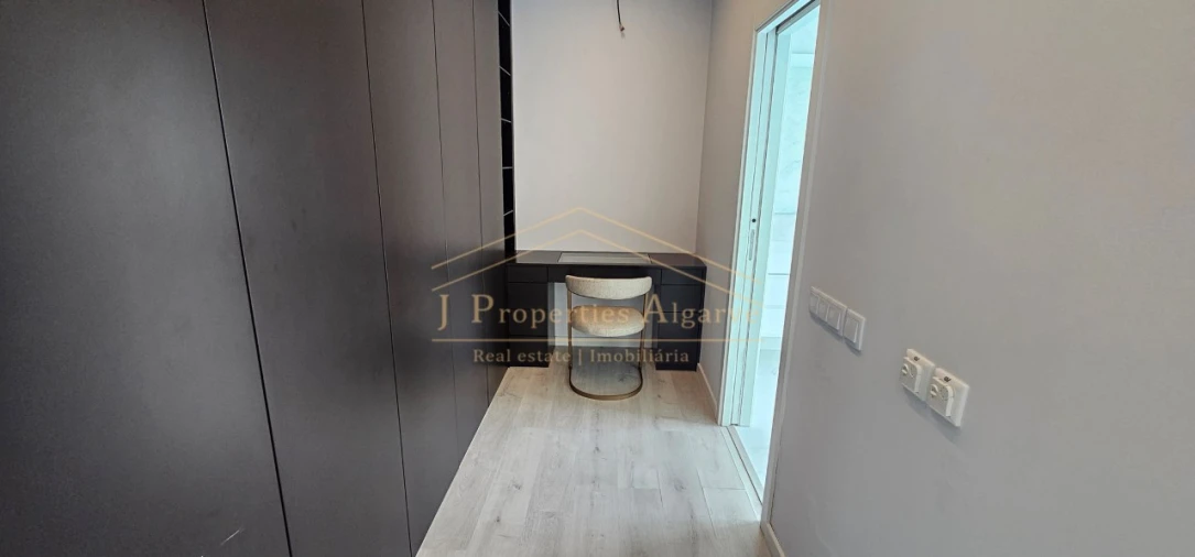 Moradia T5 para Venda em Montenegro Foto 20